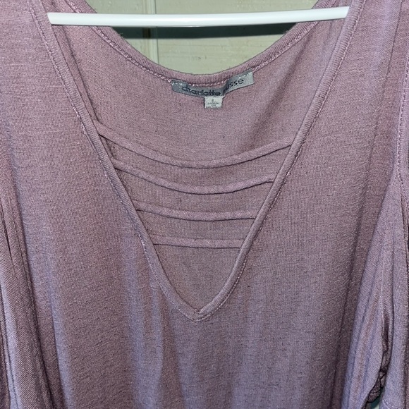 Charlotte Russe Open Shoulder Top - Picture 2 of 4